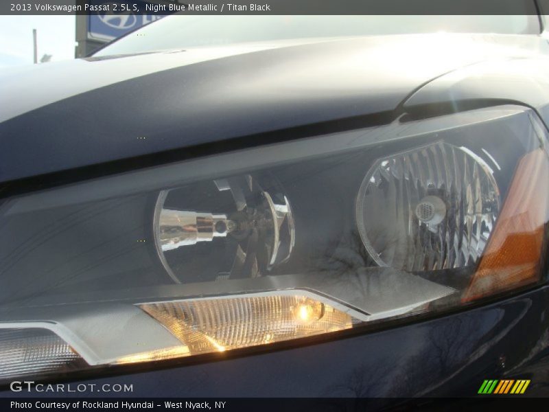 Night Blue Metallic / Titan Black 2013 Volkswagen Passat 2.5L S