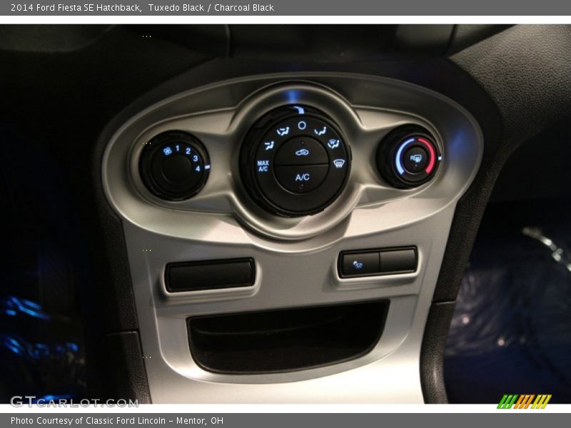 Tuxedo Black / Charcoal Black 2014 Ford Fiesta SE Hatchback