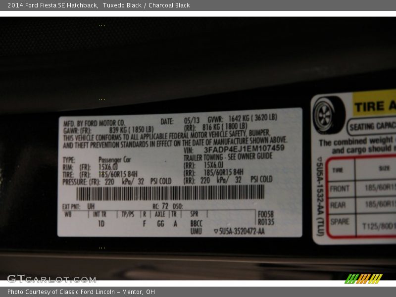 Tuxedo Black / Charcoal Black 2014 Ford Fiesta SE Hatchback