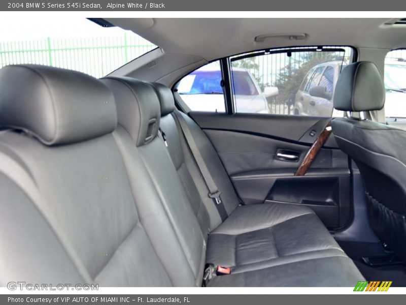 Alpine White / Black 2004 BMW 5 Series 545i Sedan