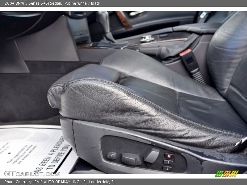 Alpine White / Black 2004 BMW 5 Series 545i Sedan