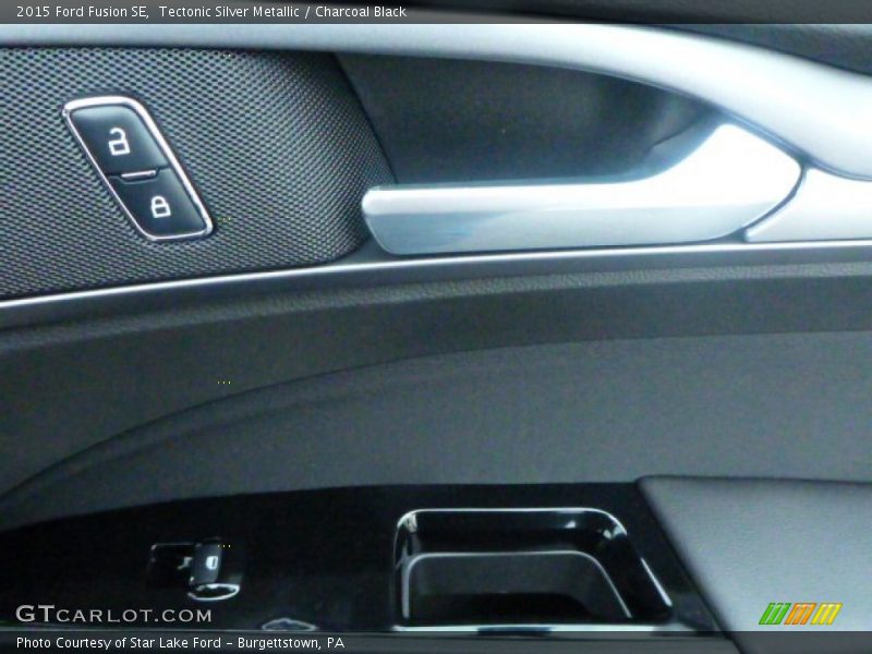 Tectonic Silver Metallic / Charcoal Black 2015 Ford Fusion SE