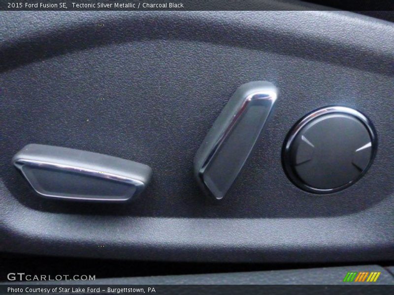 Tectonic Silver Metallic / Charcoal Black 2015 Ford Fusion SE