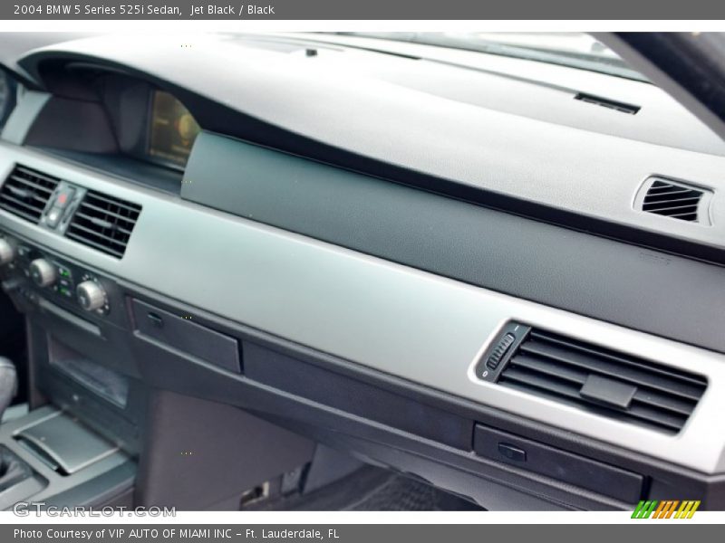 Jet Black / Black 2004 BMW 5 Series 525i Sedan