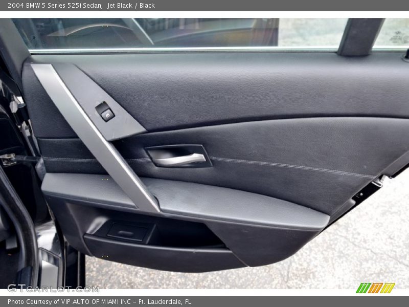 Jet Black / Black 2004 BMW 5 Series 525i Sedan