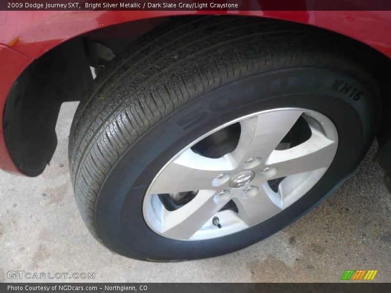 Bright Silver Metallic / Dark Slate Gray/Light Graystone 2009 Dodge Journey SXT