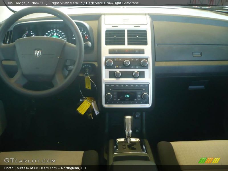 Bright Silver Metallic / Dark Slate Gray/Light Graystone 2009 Dodge Journey SXT