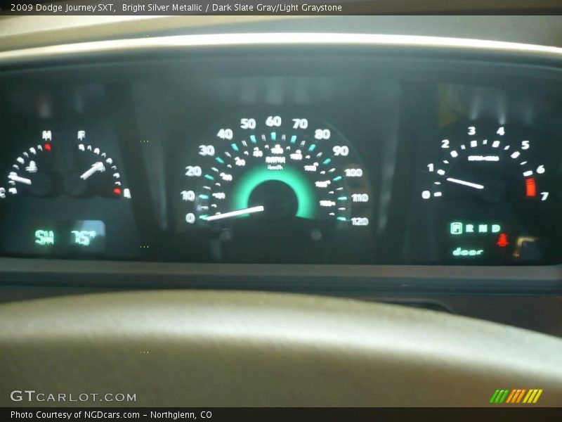 Bright Silver Metallic / Dark Slate Gray/Light Graystone 2009 Dodge Journey SXT