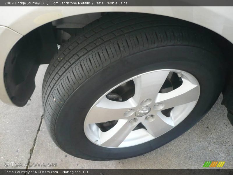 Light Sandstone Metallic / Pastel Pebble Beige 2009 Dodge Journey SXT