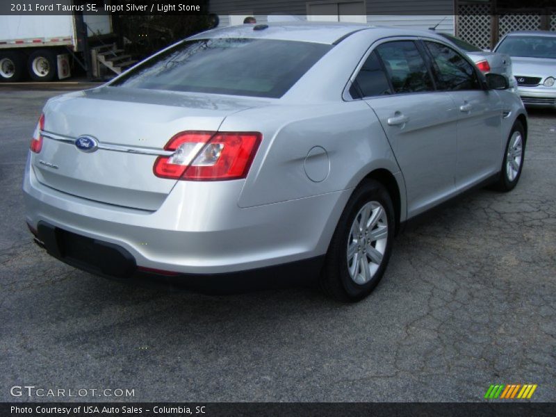 Ingot Silver / Light Stone 2011 Ford Taurus SE