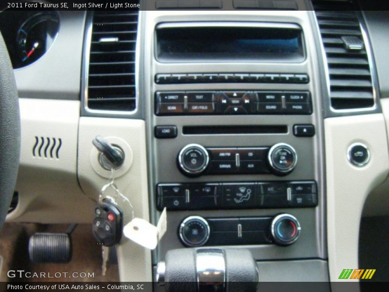 Ingot Silver / Light Stone 2011 Ford Taurus SE