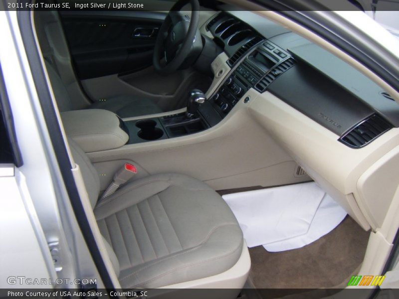 Ingot Silver / Light Stone 2011 Ford Taurus SE