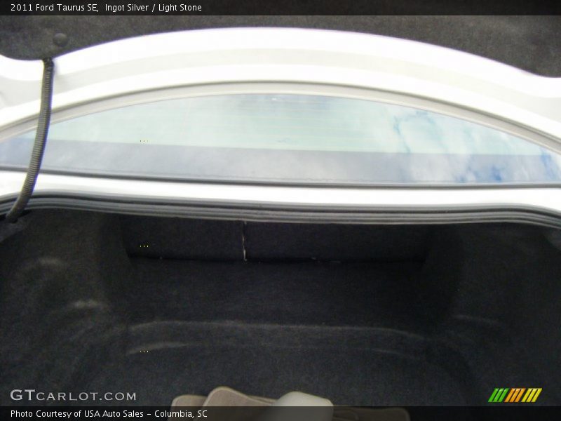 Ingot Silver / Light Stone 2011 Ford Taurus SE