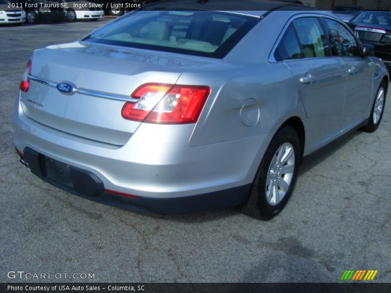 Ingot Silver / Light Stone 2011 Ford Taurus SE