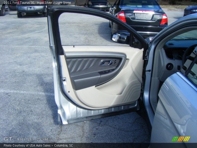 Ingot Silver / Light Stone 2011 Ford Taurus SE