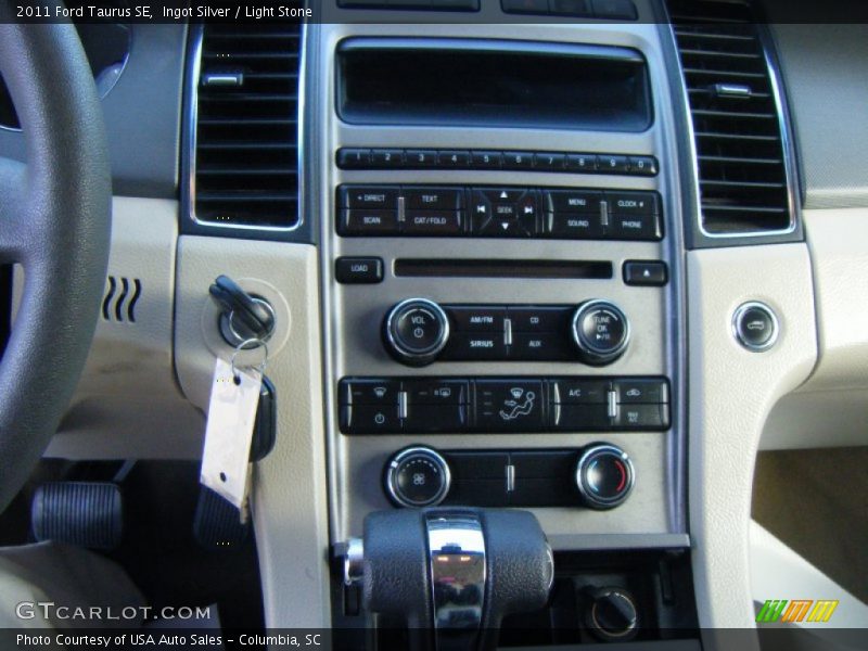 Ingot Silver / Light Stone 2011 Ford Taurus SE