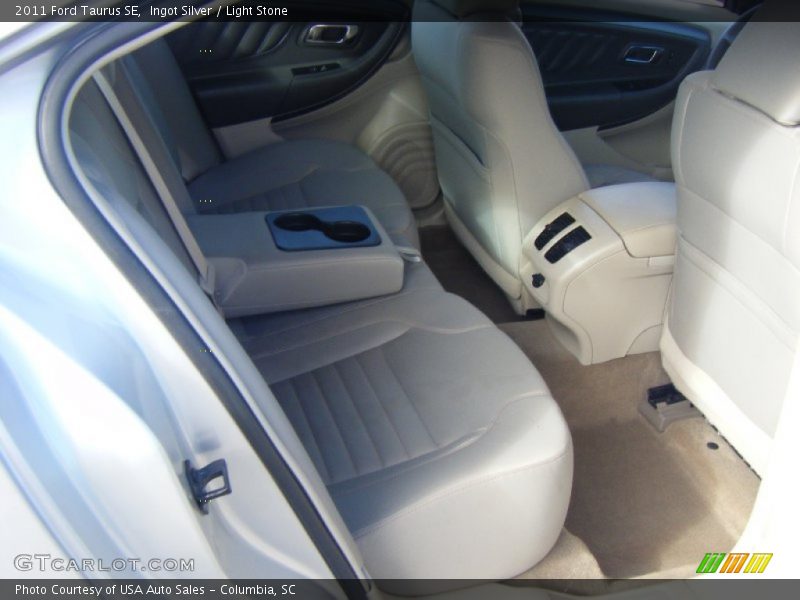 Ingot Silver / Light Stone 2011 Ford Taurus SE