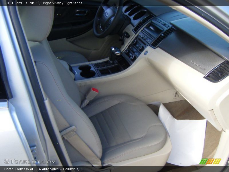 Ingot Silver / Light Stone 2011 Ford Taurus SE