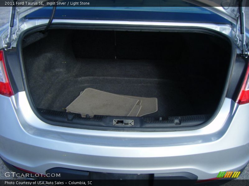 Ingot Silver / Light Stone 2011 Ford Taurus SE