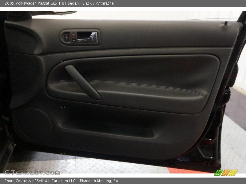 Black / Anthracite 2005 Volkswagen Passat GLS 1.8T Sedan
