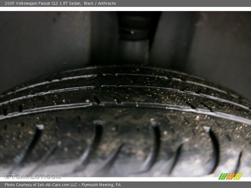 Black / Anthracite 2005 Volkswagen Passat GLS 1.8T Sedan
