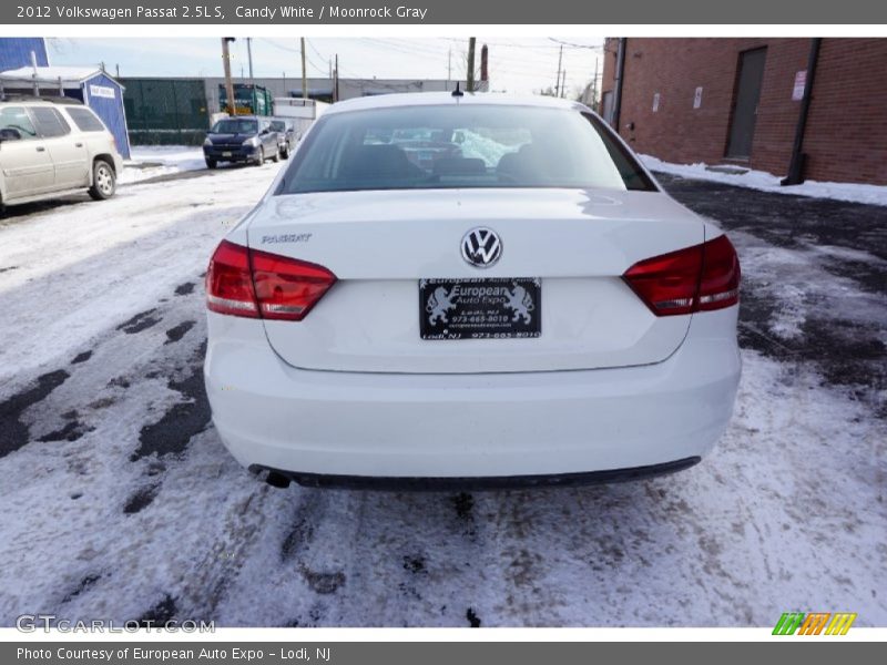 Candy White / Moonrock Gray 2012 Volkswagen Passat 2.5L S