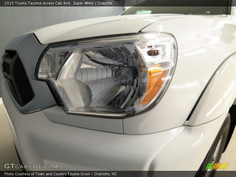 Super White / Graphite 2015 Toyota Tacoma Access Cab 4x4