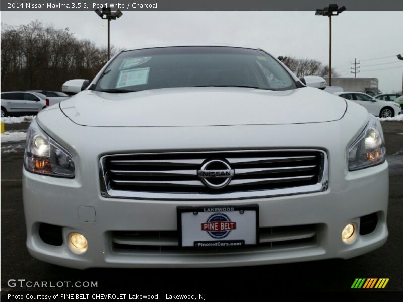 Pearl White / Charcoal 2014 Nissan Maxima 3.5 S