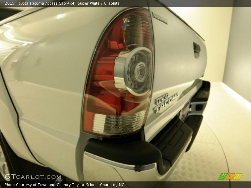 Super White / Graphite 2015 Toyota Tacoma Access Cab 4x4