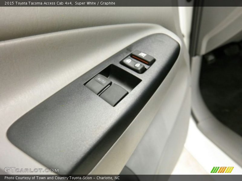 Super White / Graphite 2015 Toyota Tacoma Access Cab 4x4