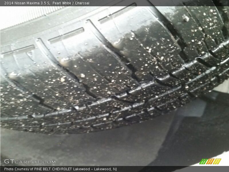 Pearl White / Charcoal 2014 Nissan Maxima 3.5 S