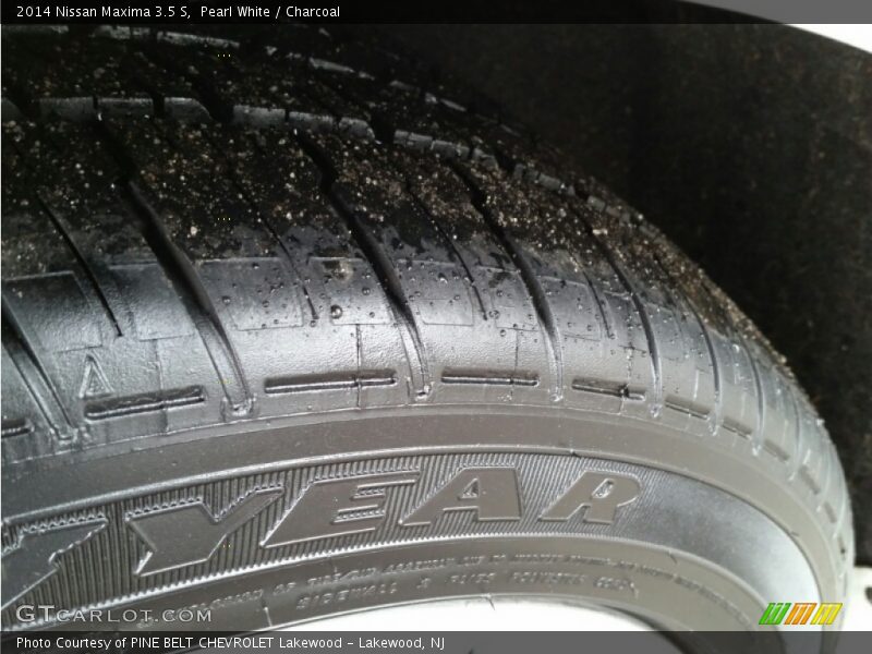 Pearl White / Charcoal 2014 Nissan Maxima 3.5 S