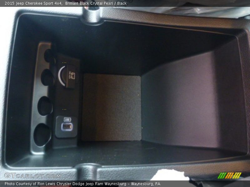 Brilliant Black Crystal Pearl / Black 2015 Jeep Cherokee Sport 4x4