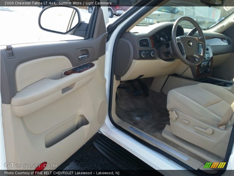 Summit White / Light Cashmere 2009 Chevrolet Tahoe LT 4x4
