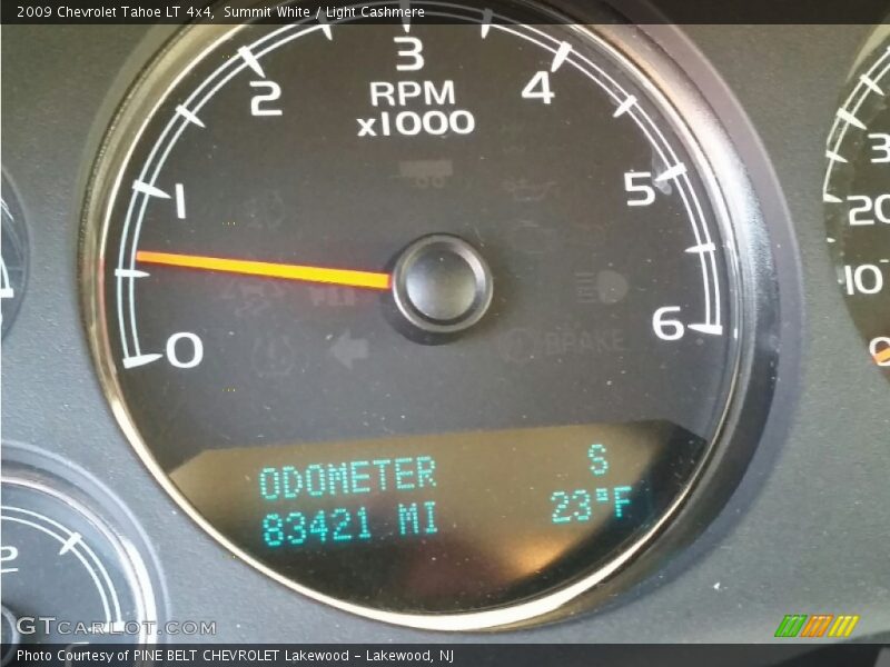 Summit White / Light Cashmere 2009 Chevrolet Tahoe LT 4x4