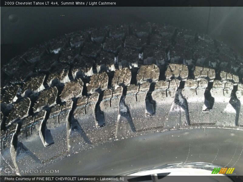 Summit White / Light Cashmere 2009 Chevrolet Tahoe LT 4x4