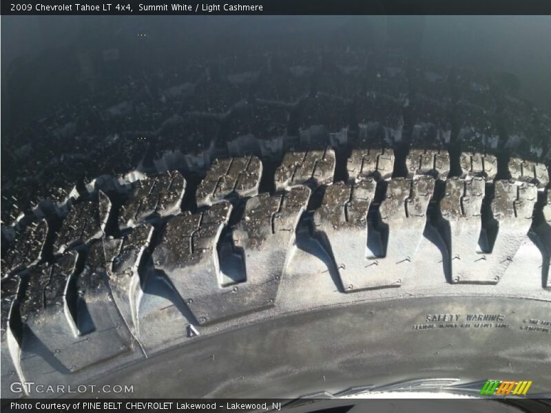 Summit White / Light Cashmere 2009 Chevrolet Tahoe LT 4x4