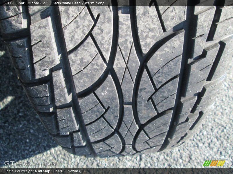 Satin White Pearl / Warm Ivory 2012 Subaru Outback 2.5i