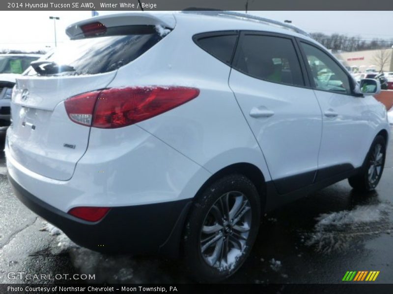 Winter White / Beige 2014 Hyundai Tucson SE AWD