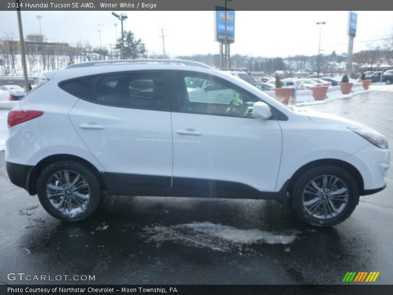 Winter White / Beige 2014 Hyundai Tucson SE AWD