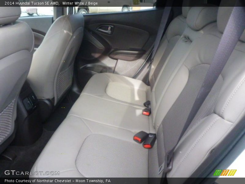 Winter White / Beige 2014 Hyundai Tucson SE AWD