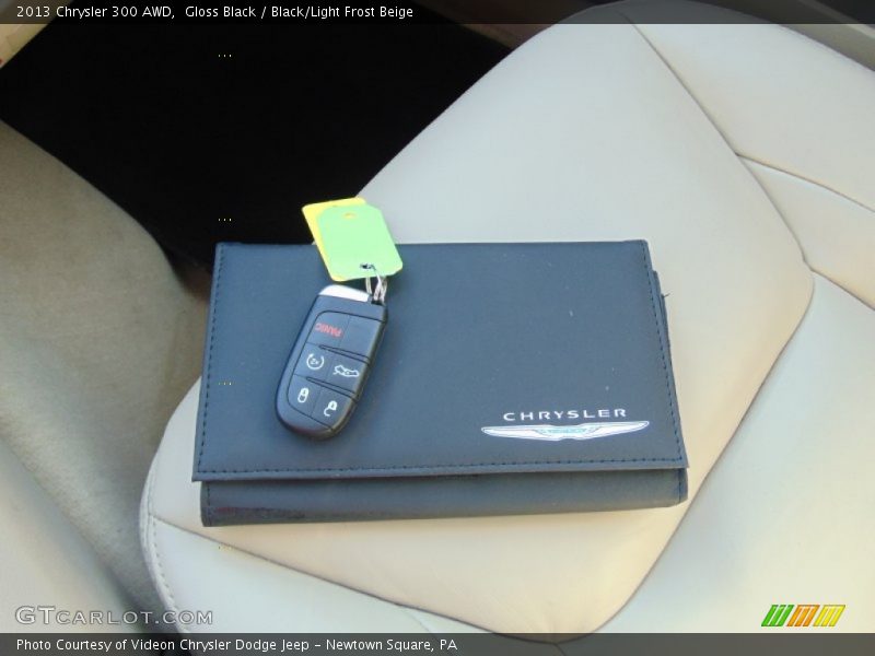 Gloss Black / Black/Light Frost Beige 2013 Chrysler 300 AWD