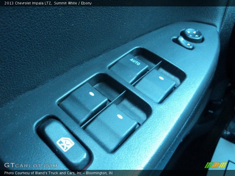 Summit White / Ebony 2013 Chevrolet Impala LTZ