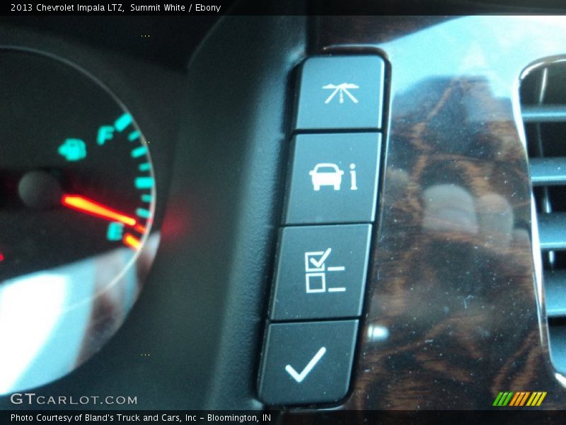 Summit White / Ebony 2013 Chevrolet Impala LTZ
