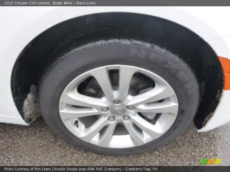 Bright White / Black/Linen 2015 Chrysler 200 Limited