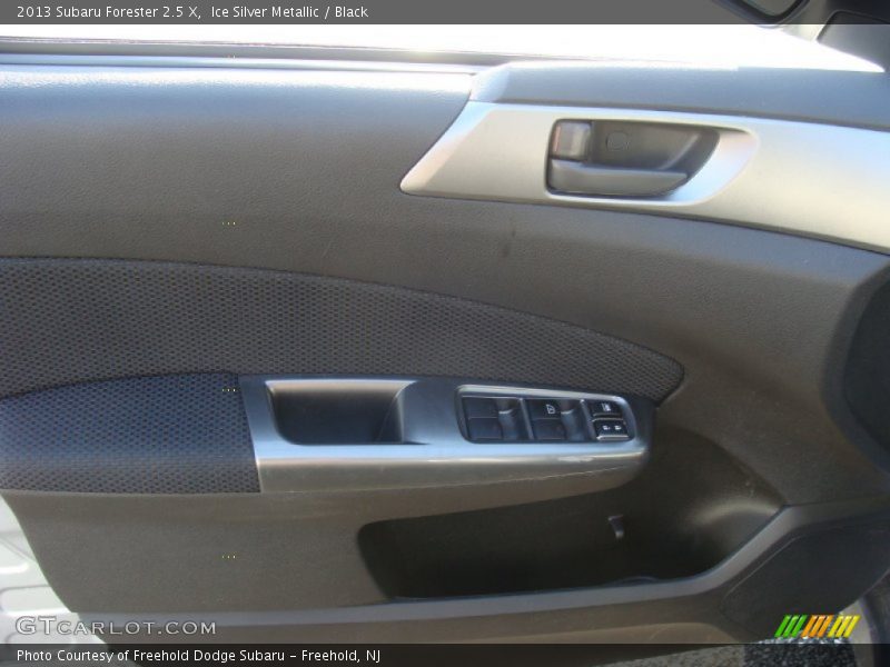 Ice Silver Metallic / Black 2013 Subaru Forester 2.5 X