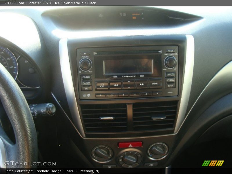Ice Silver Metallic / Black 2013 Subaru Forester 2.5 X