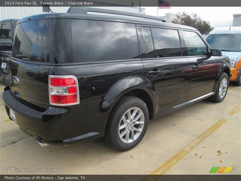 Tuxedo Black / Charcoal Black 2014 Ford Flex SE