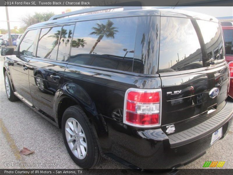 Tuxedo Black / Charcoal Black 2014 Ford Flex SE