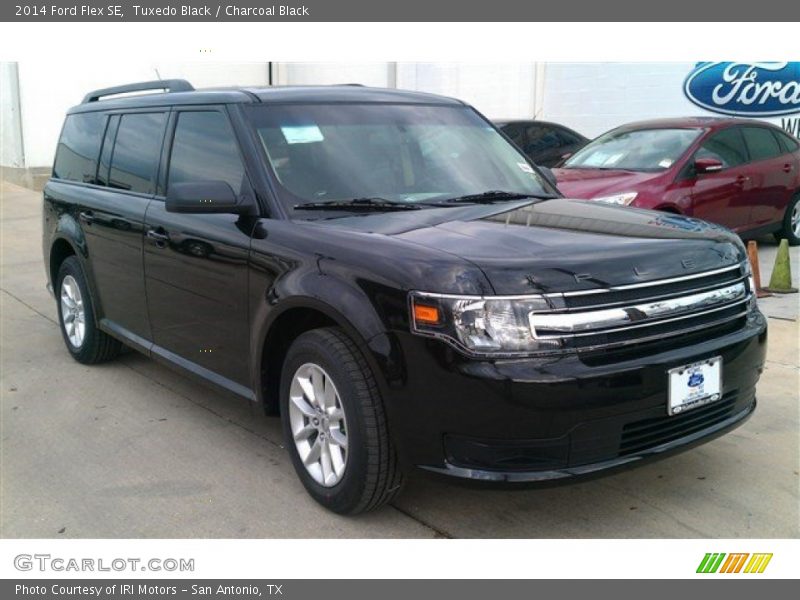 Tuxedo Black / Charcoal Black 2014 Ford Flex SE